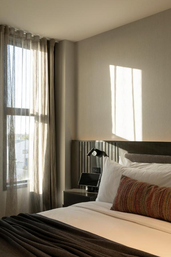 The Mayfair Christchurch Extérieur photo A room at the hotel