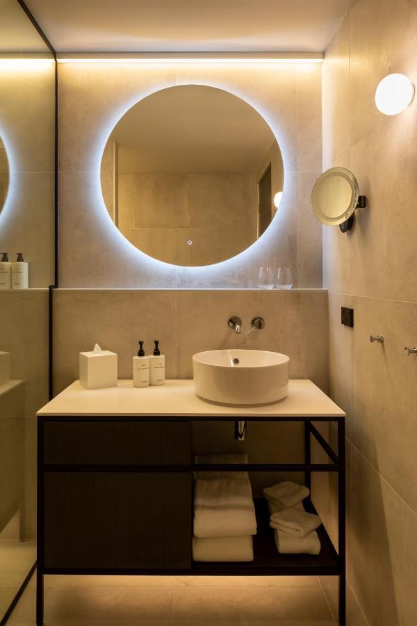 The Mayfair Christchurch Extérieur photo Bathroom