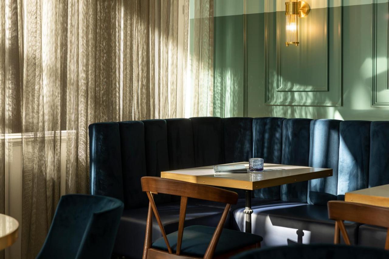 The Mayfair Christchurch Extérieur photo Interior of the restaurant