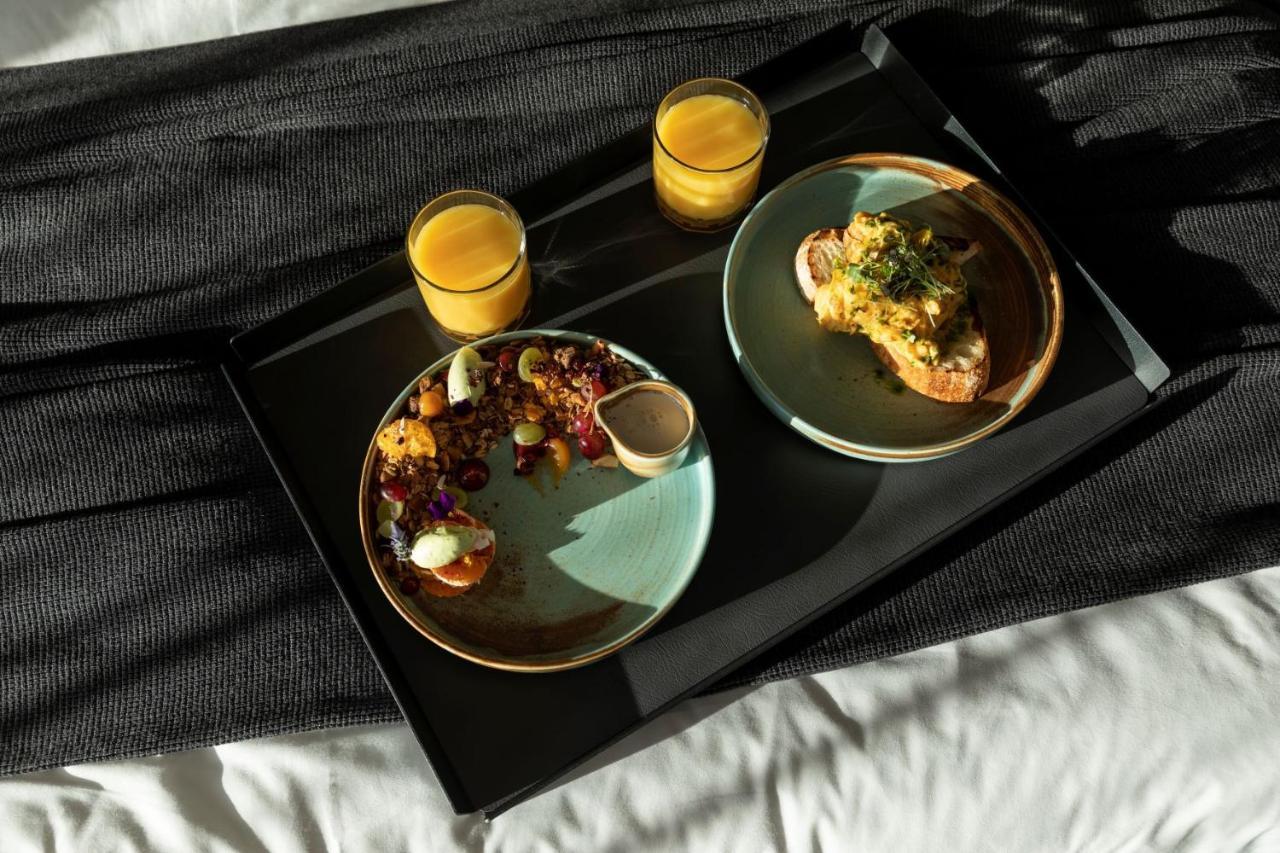 The Mayfair Christchurch Extérieur photo A room service tray