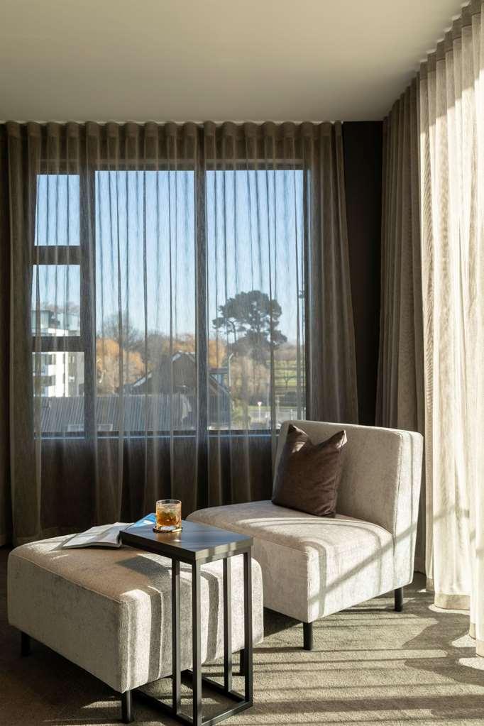 The Mayfair Christchurch Chambre photo A sheer curtain